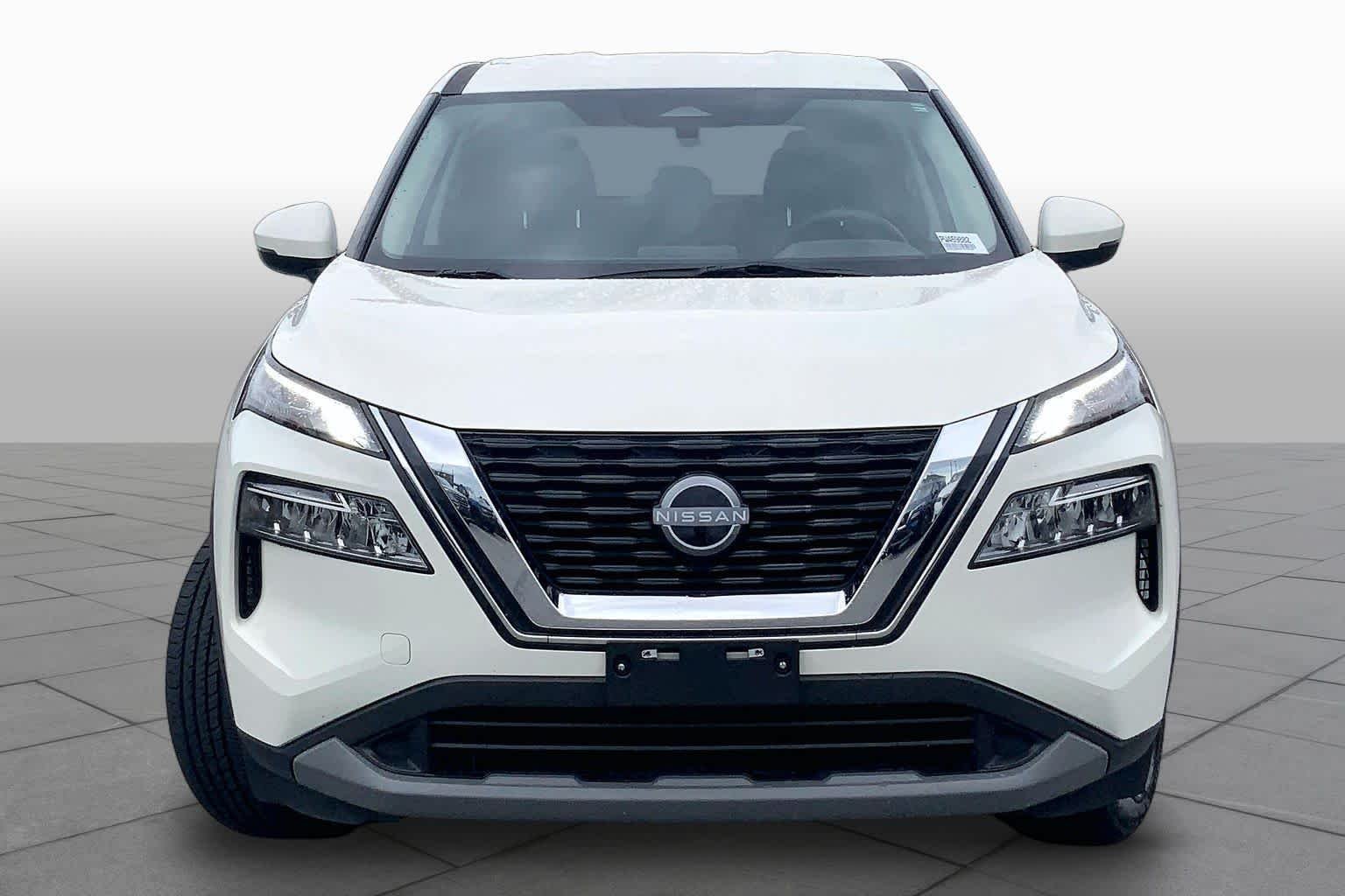 Used 2023 Pearl White Tricoat Nissan SV image 4