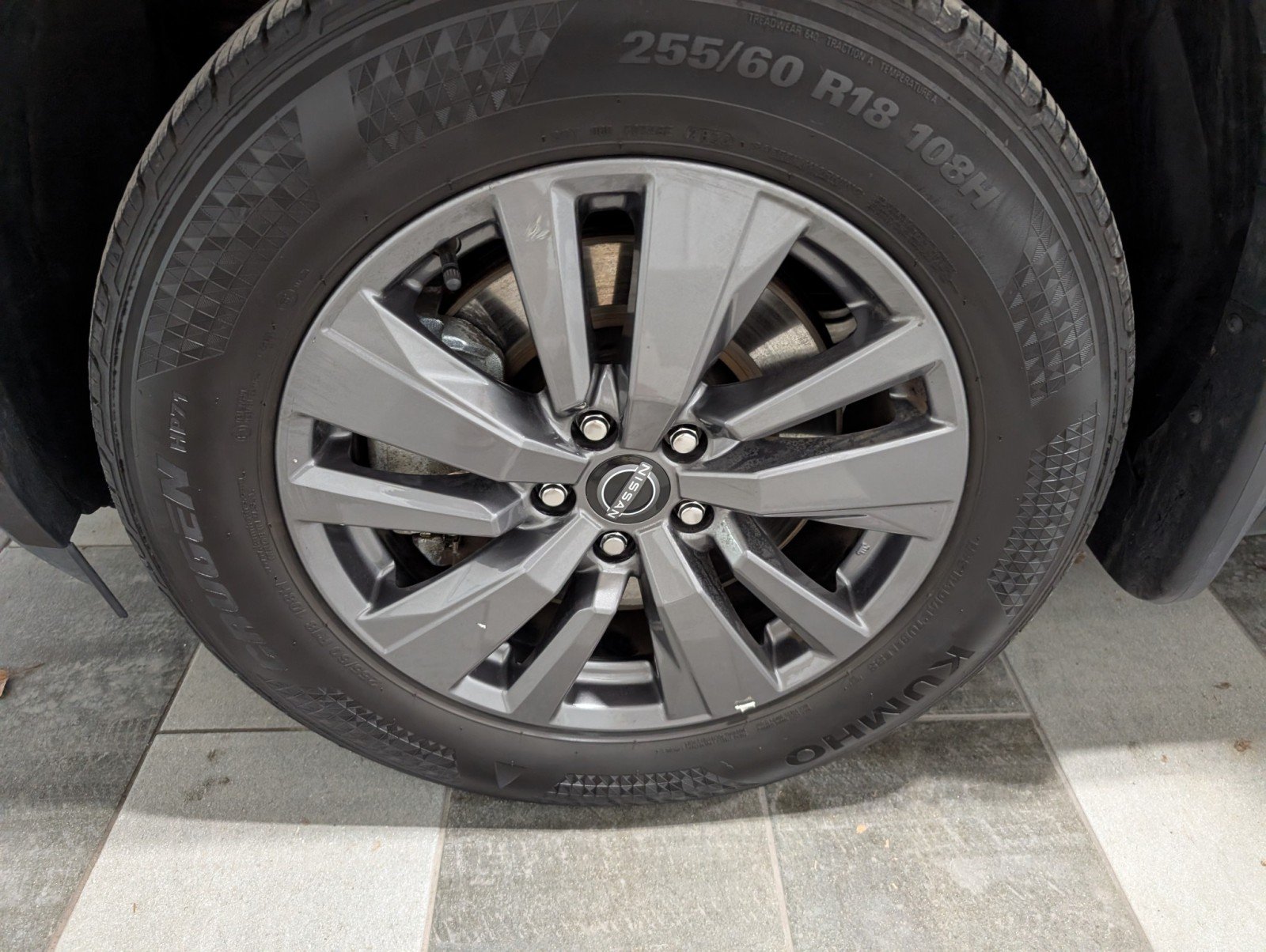 2024 Nissan Pathfinder SV photo 3