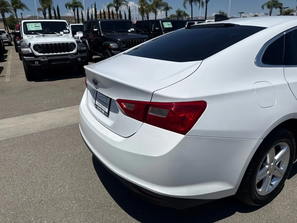 2021 Chevrolet Malibu 1LS | CarEdge | CarEdge