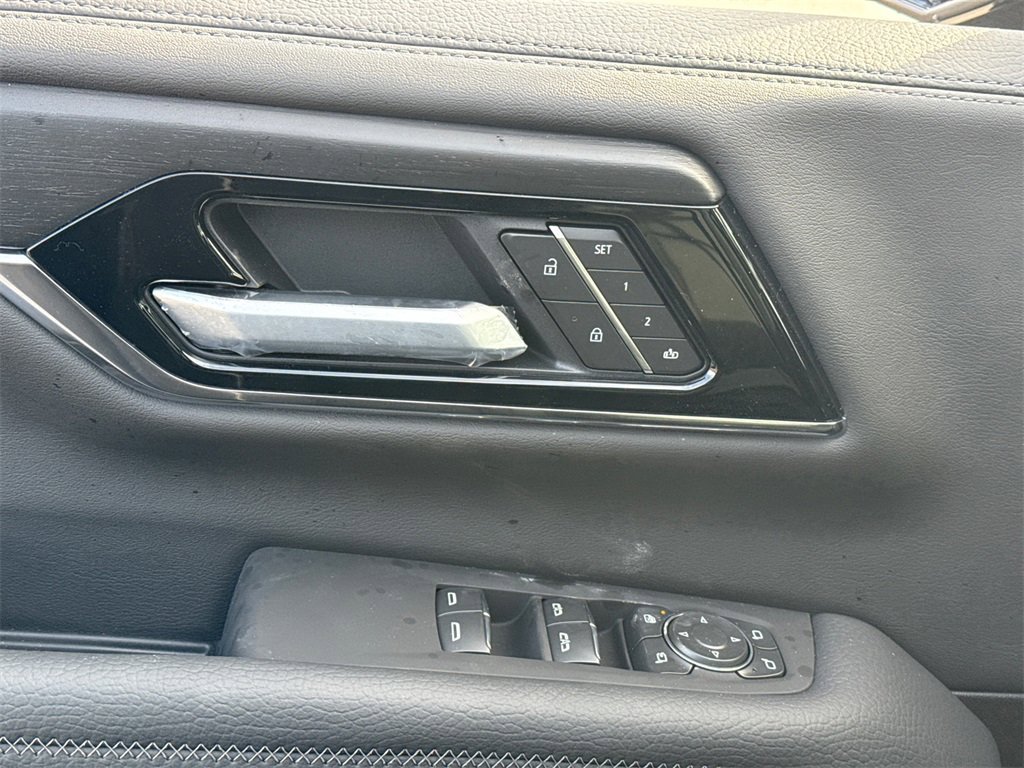 2026 GMC YUKON - Image 14