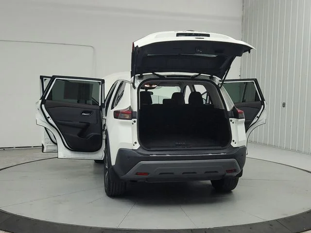 Used 2022 White Nissan SV image 15