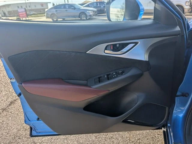 Used 2016 Blue Mazda Grand Touring image 9