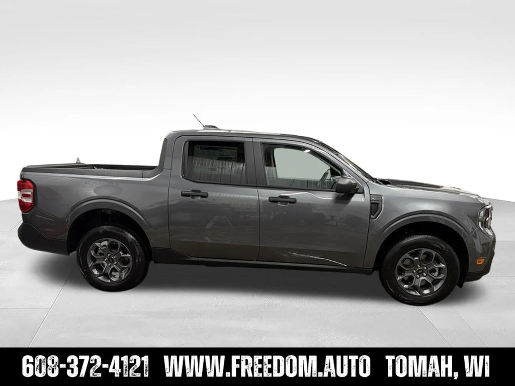 New 2026 Carbonized Gray Metallic Ford XLT image 7