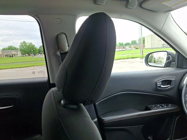 Used 2019 Silver Jeep Sport image 13