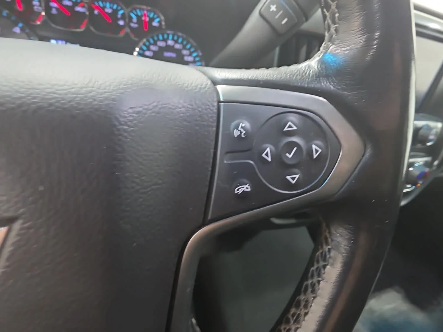 Used 2019 RED HOT Chevrolet LT image 20