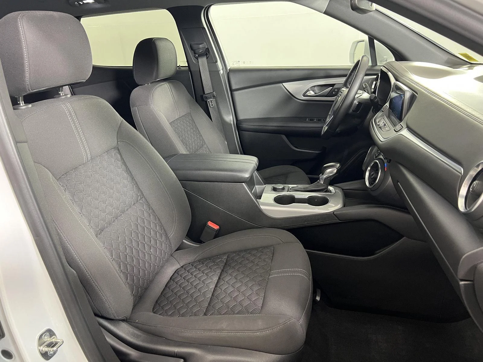 Used 2020 SUMMIT WHITE Chevrolet LT image 22