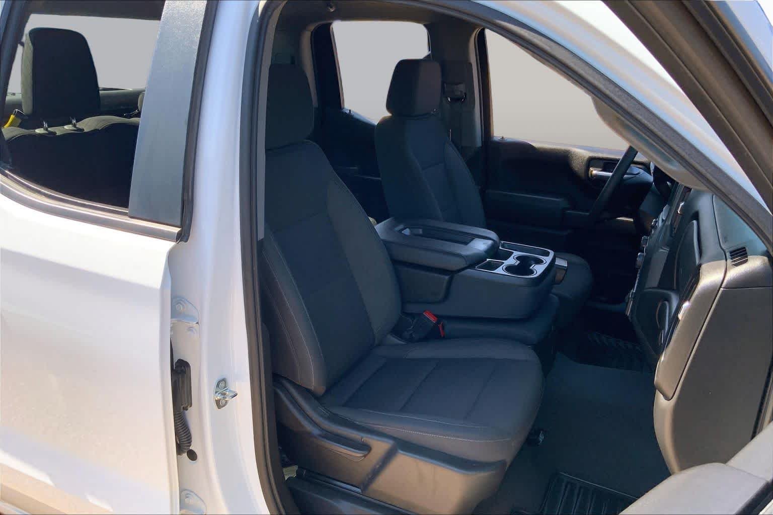 Used 2022 Summit White Chevrolet Custom image 9