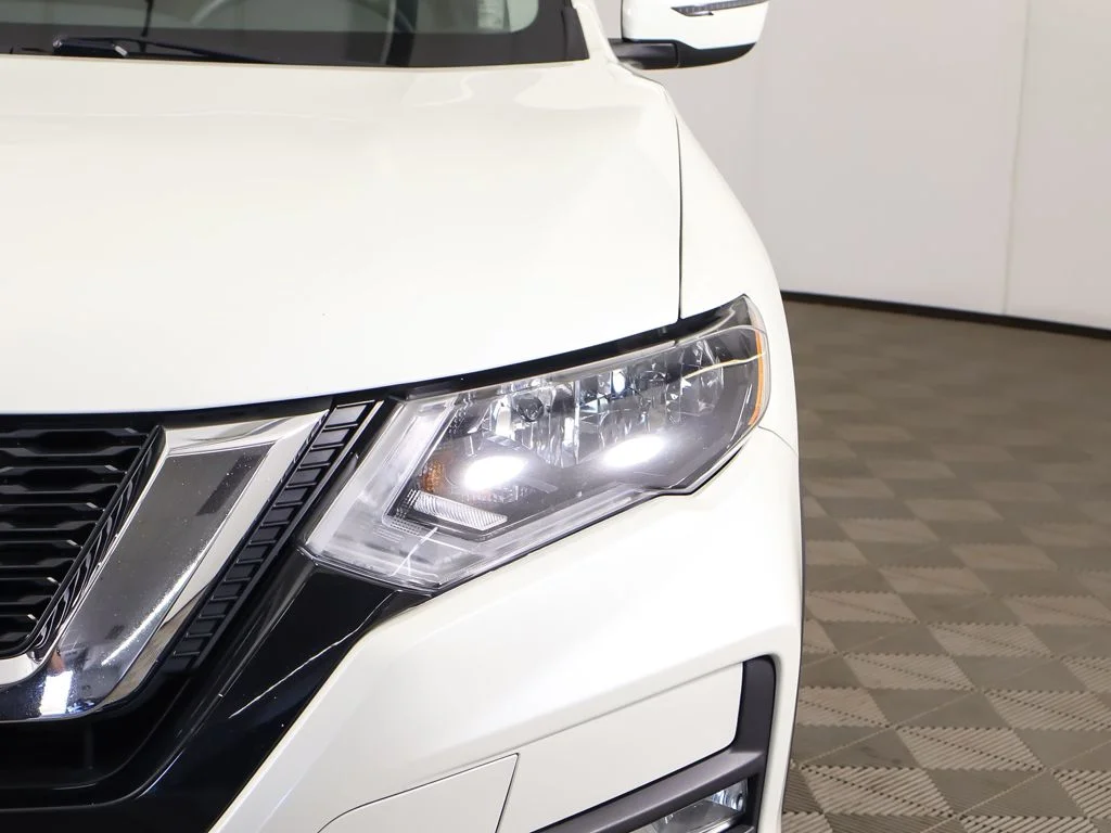 Used 2017 White Nissan SV image 11