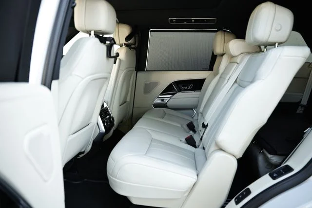 New 2026 Fuji White Land Rover SE 7 Seats image 31