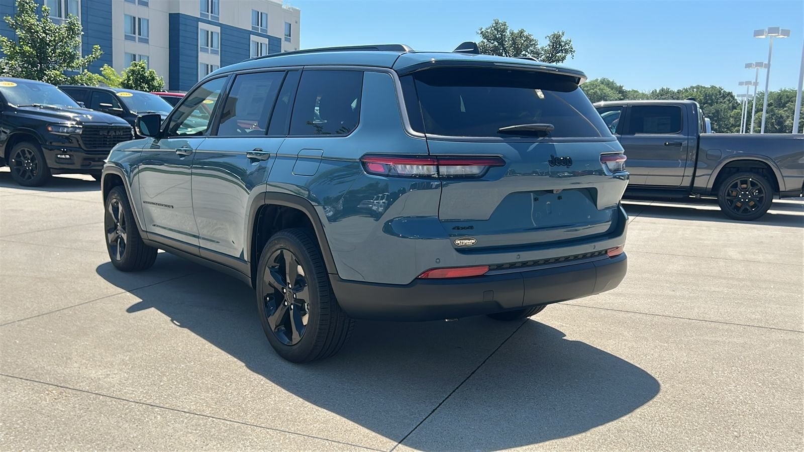 New 2026 Steel Blue Exterior Paint Jeep Limited image 6