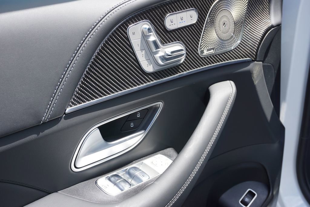 New 2026 MANUFAKTUR Moonlight White Metallic Mercedes-Benz GLE 63 S AMG® image 84