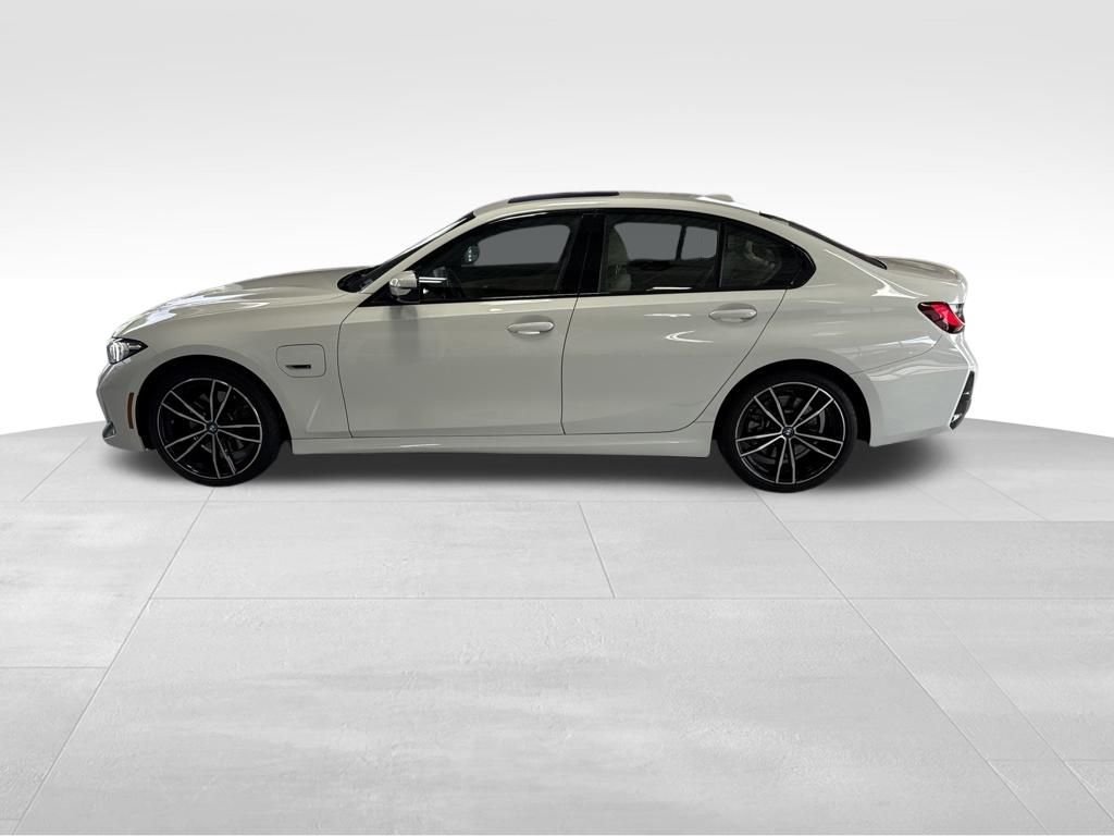 Used 2023 White BMW 330e iPerformance image 2