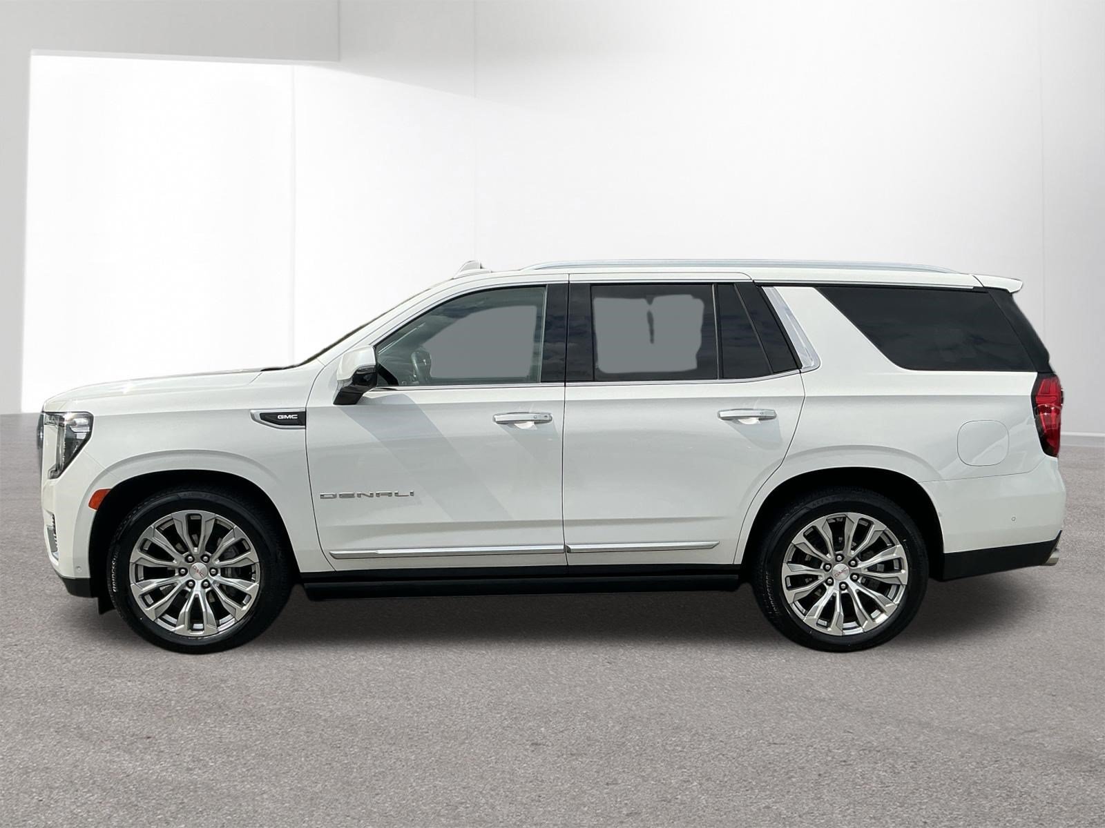 Used 2023 White Frost Tricoat GMC Denali image 10