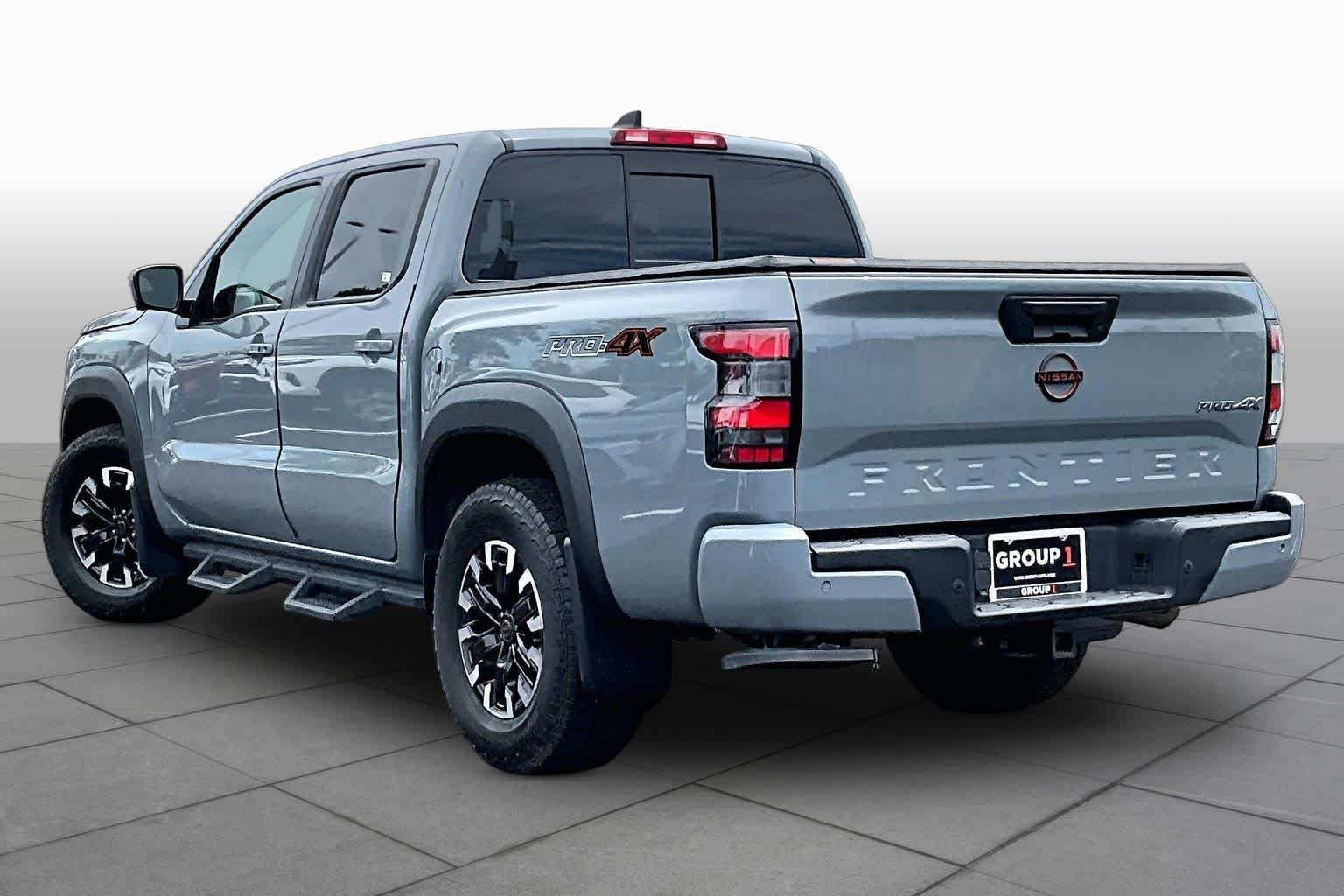 Used 2022 Boulder Grey Pearl Nissan PRO-4X image 12