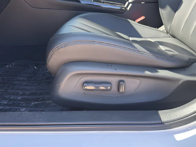 Used 2023 White Acura Base image 18