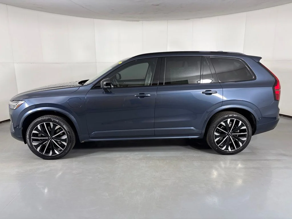 New 2026 Blue Volvo T8 Ultra image 5