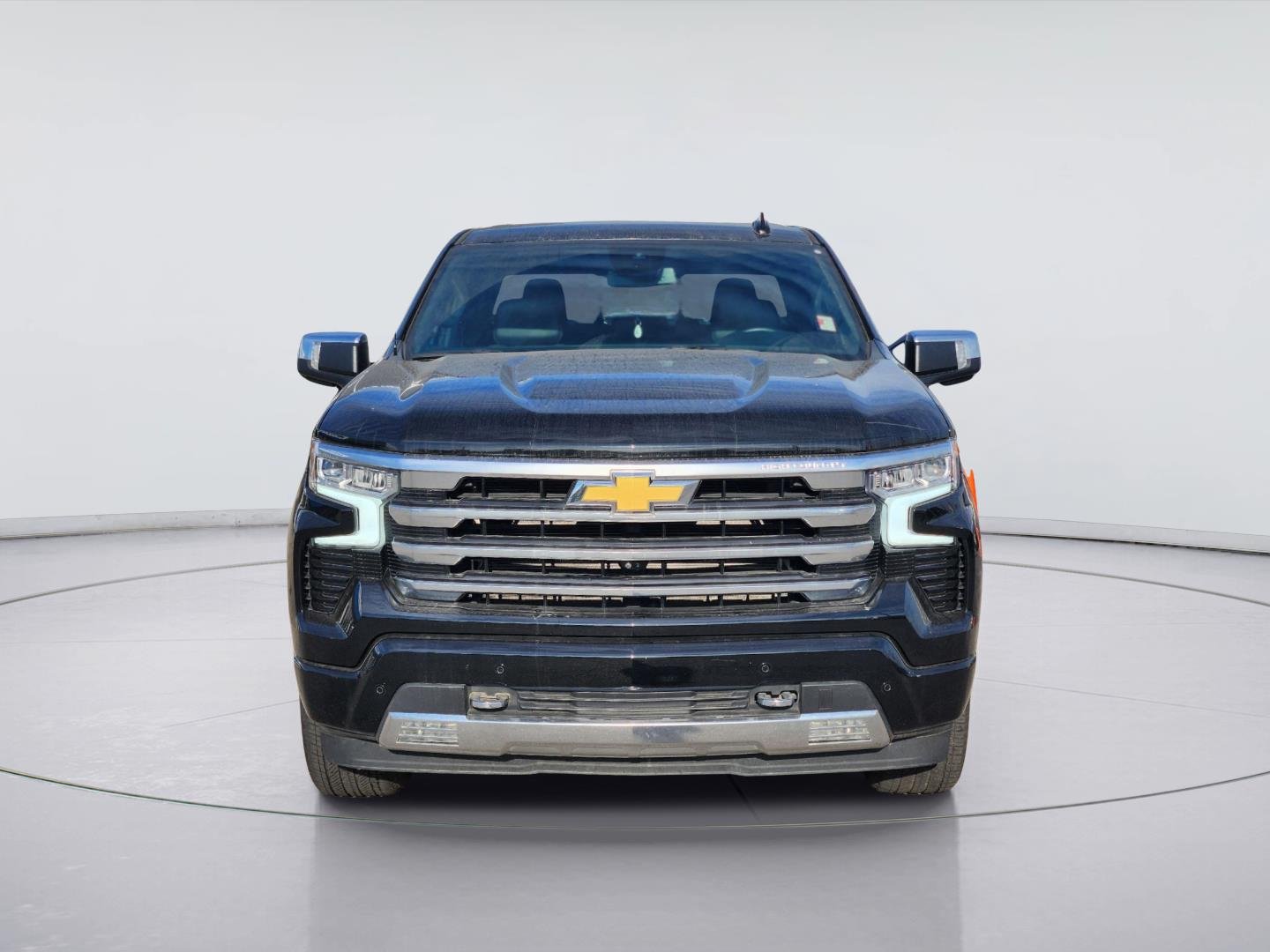2023 Chevrolet Silverado 1500 photo 2 of 33