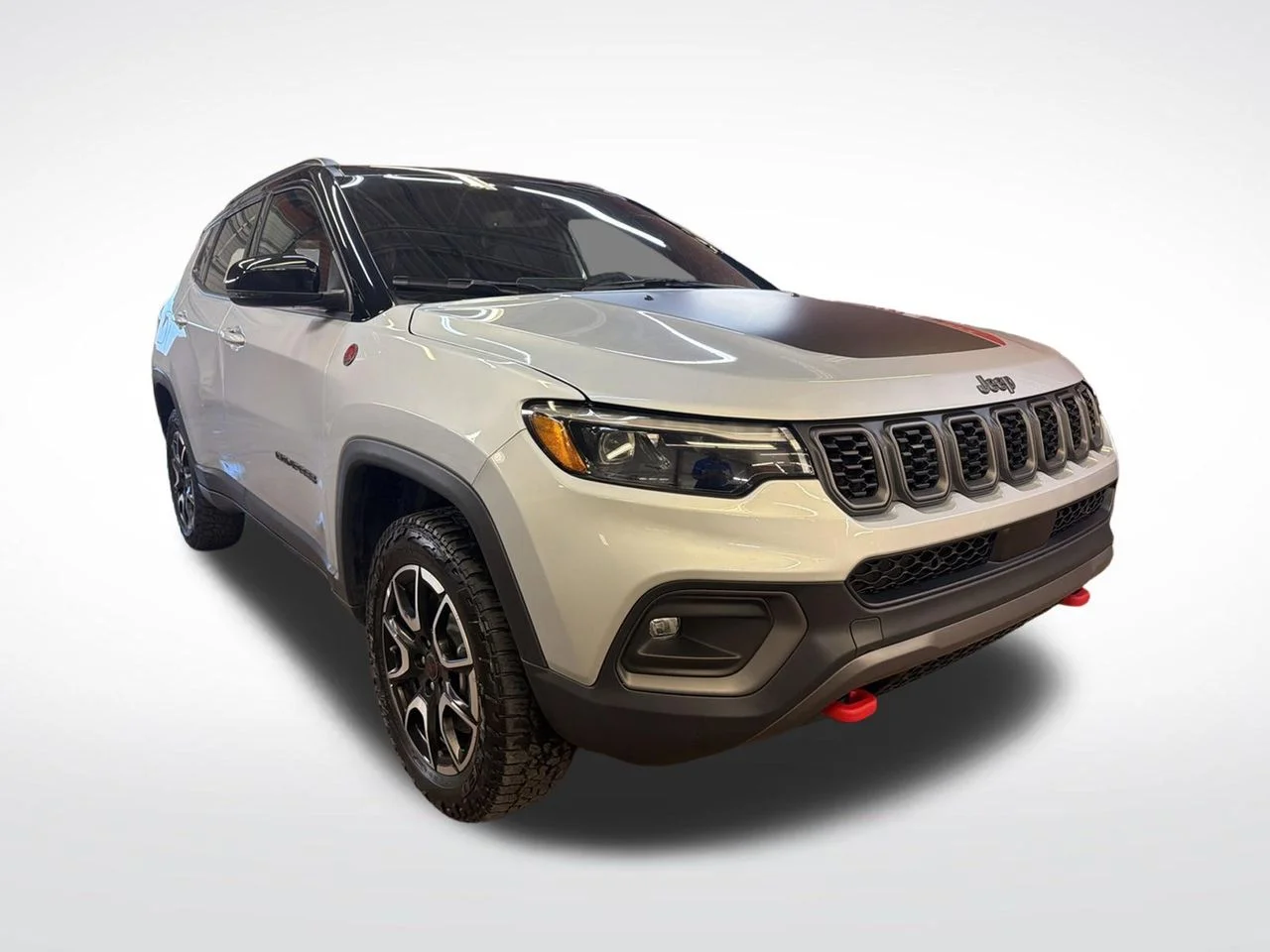 Used 2025 Silver Jeep Trailhawk image 9
