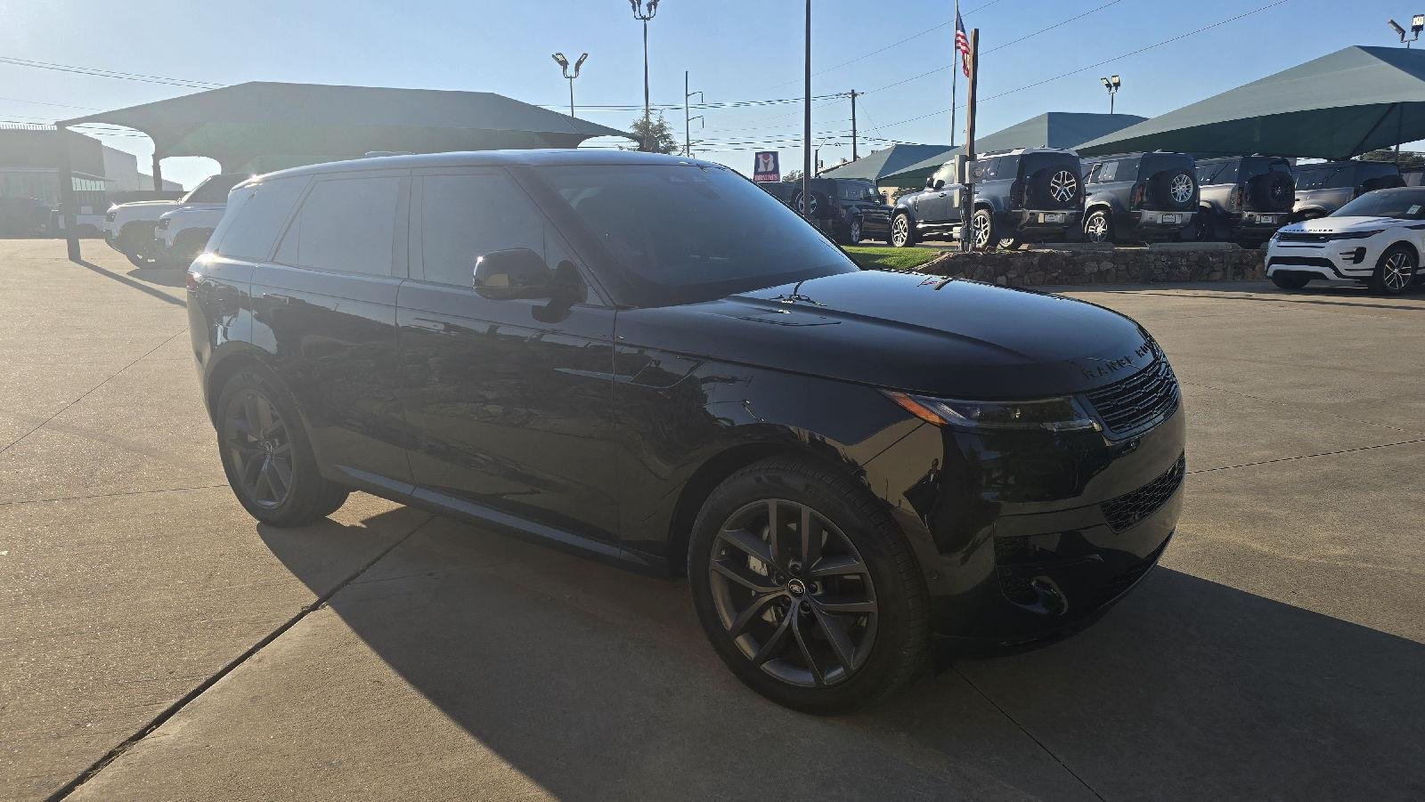 Certified Used 2025 Santorini Black Land Rover SE image 5