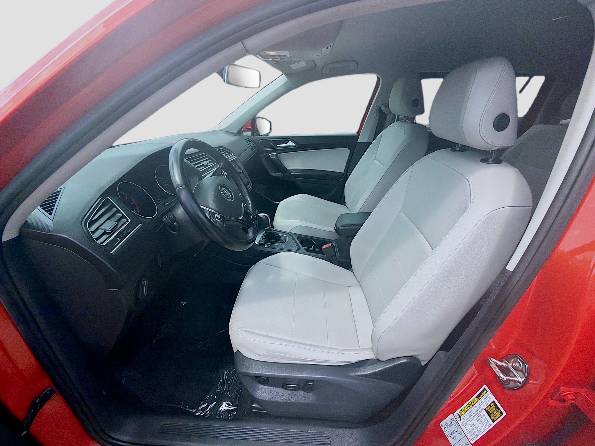 2019 Volkswagen Tiguan SE - Photo 16