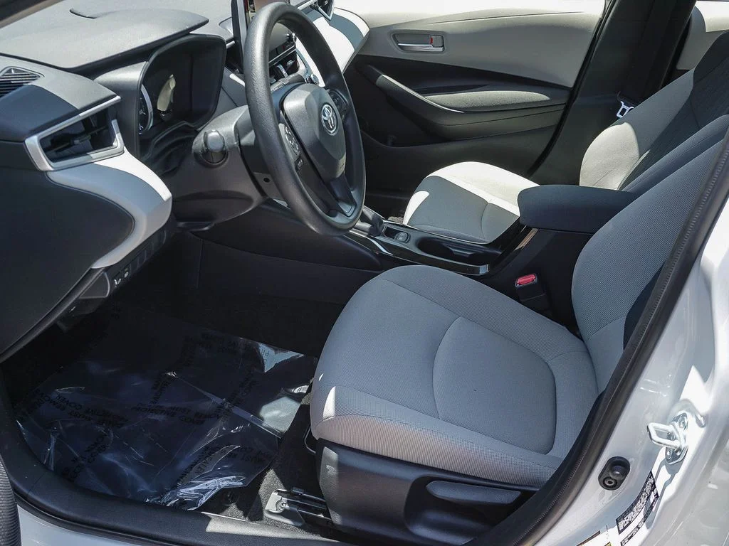 Used 2021 White Toyota LE image 17