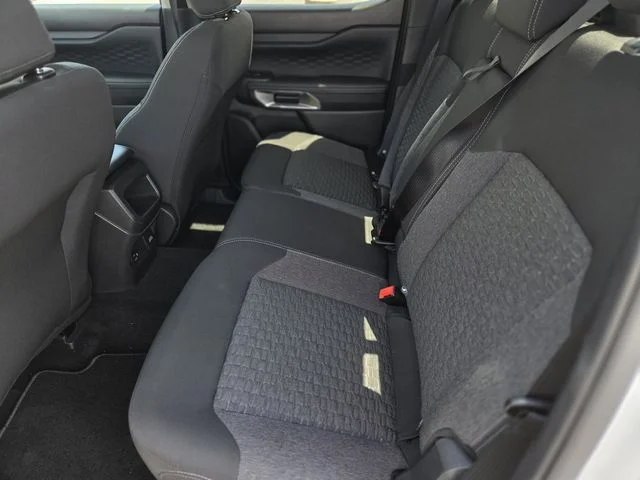 New 2025 Oxford White Ford XLT image 28