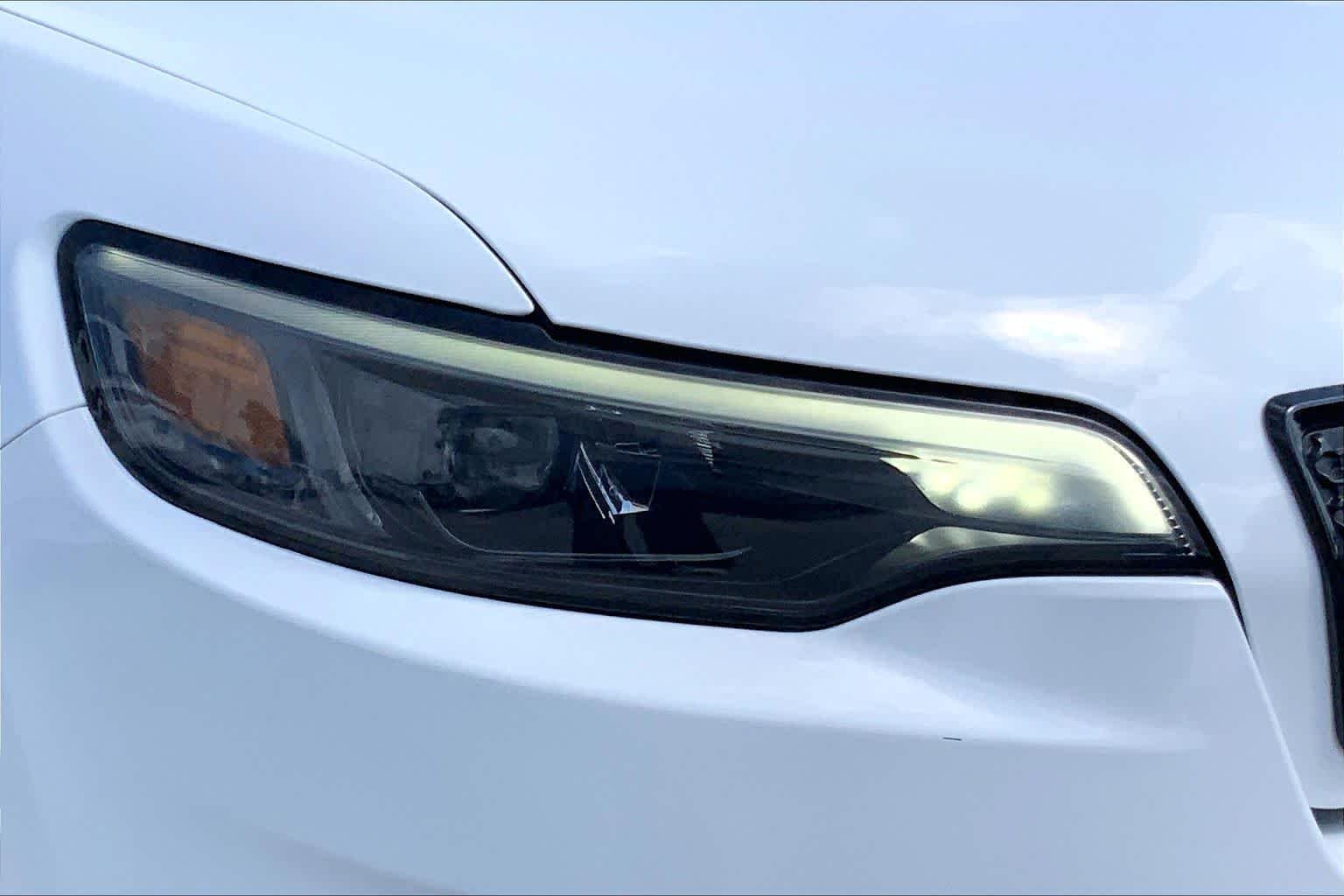 Used 2021 Bright White Clearcoat Jeep Altitude image 23