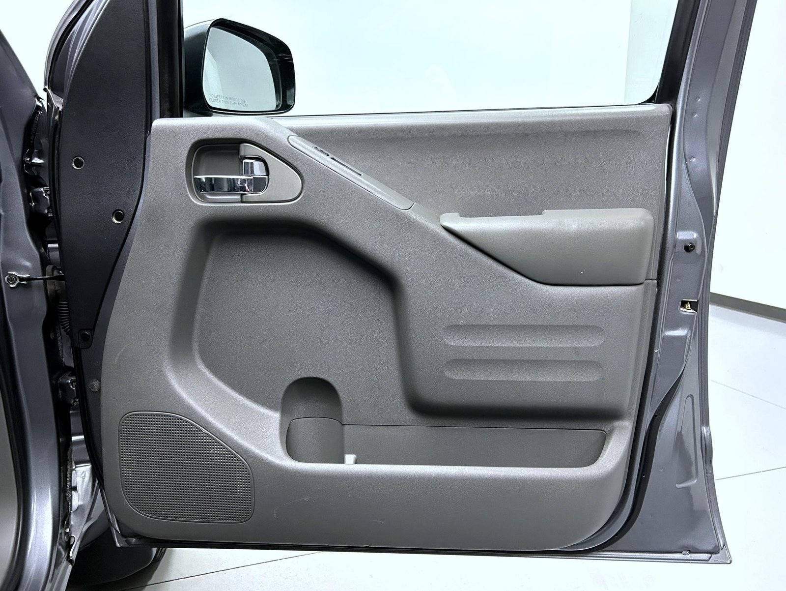 Used 2018 Gray Nissan SV image 15