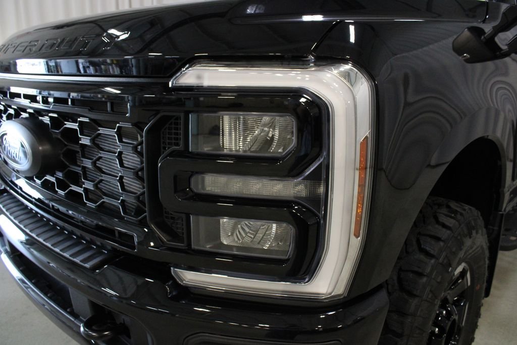 New 2026 Agate Black Metallic Ford XLT image 34