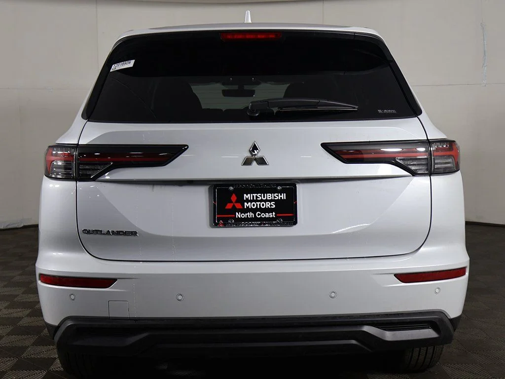 New 2026 White Mitsubishi ES image 13