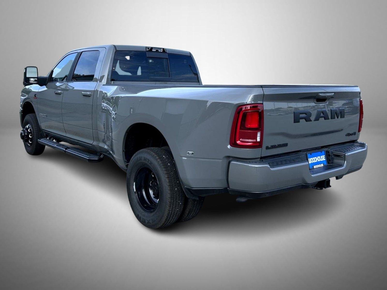 New 2026 Ceramic Gray Clear-Coat Exterior Paint RAM Laramie image 7