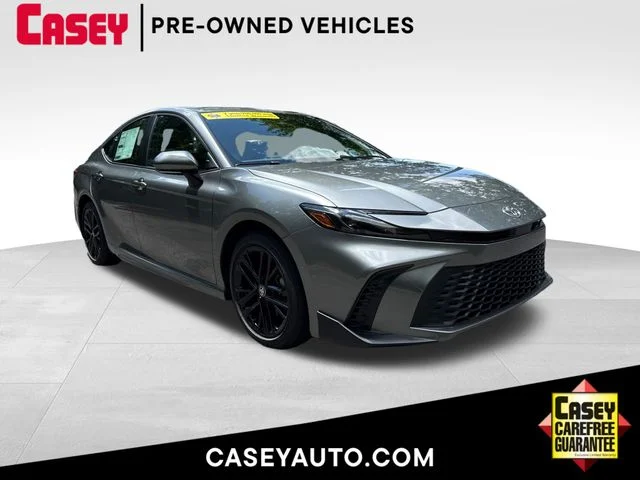 Used 2026  Toyota SE image 1