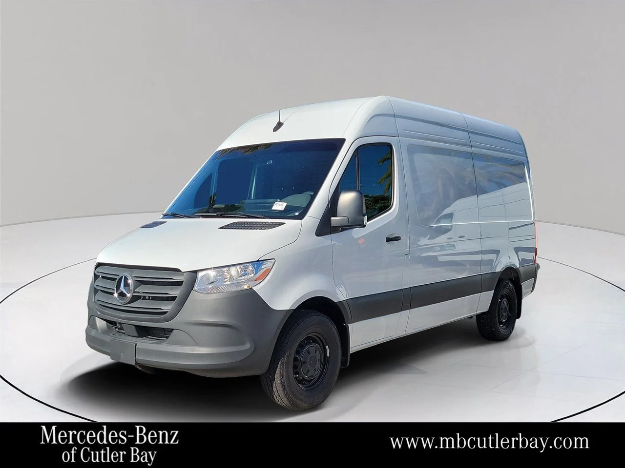 New 2025 Arctic+White Mercedes-Benz Cargo 144 WB image 1