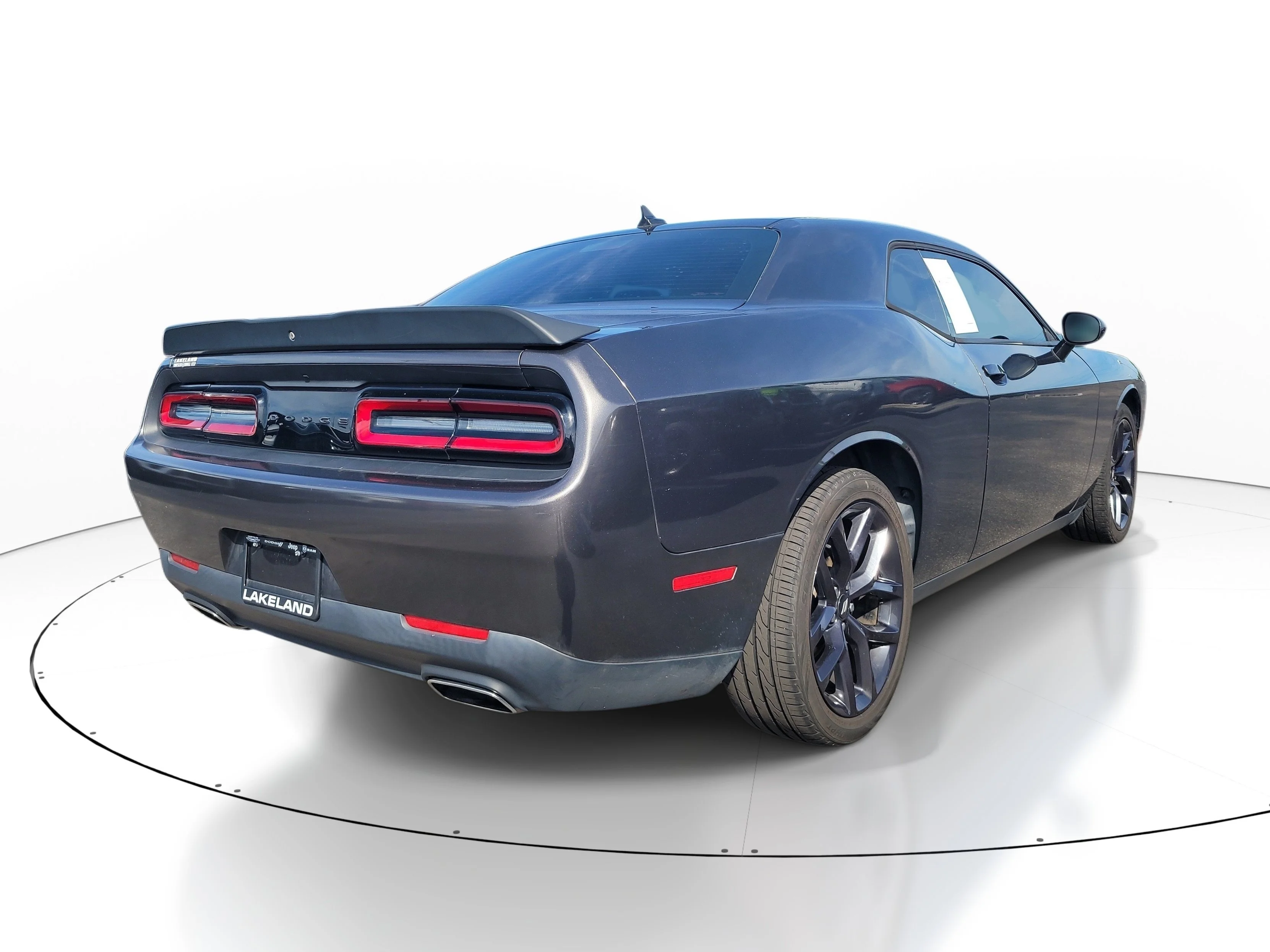 Used 2020 Granite Pearlcoat Dodge SXT image 4