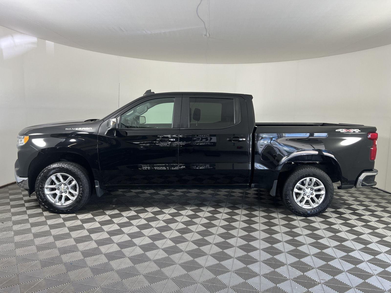 Used 2023 Black Chevrolet LT image 28