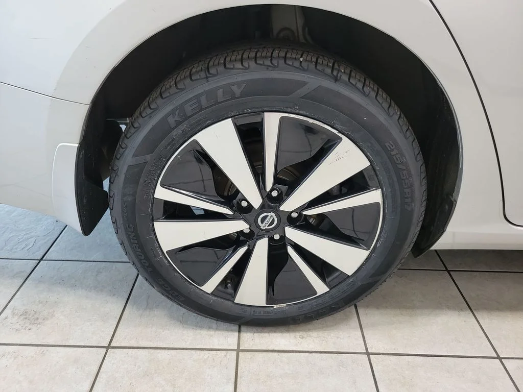 Used 2020 Silver Nissan 2.5 SL image 51