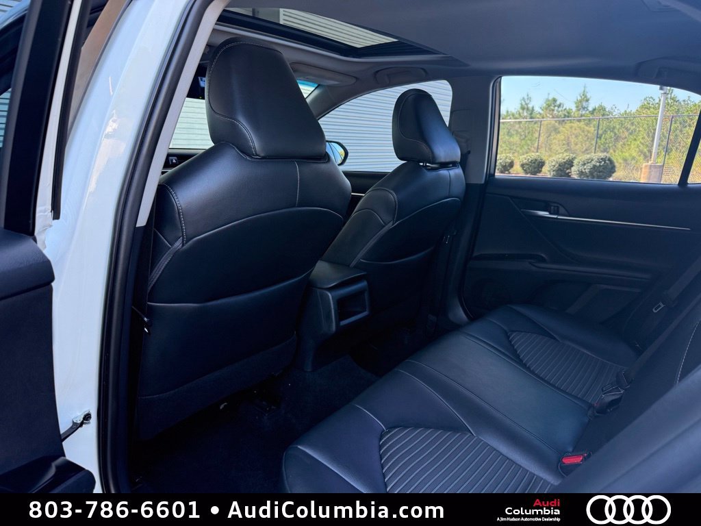 Used 2018 White Toyota SE image 22