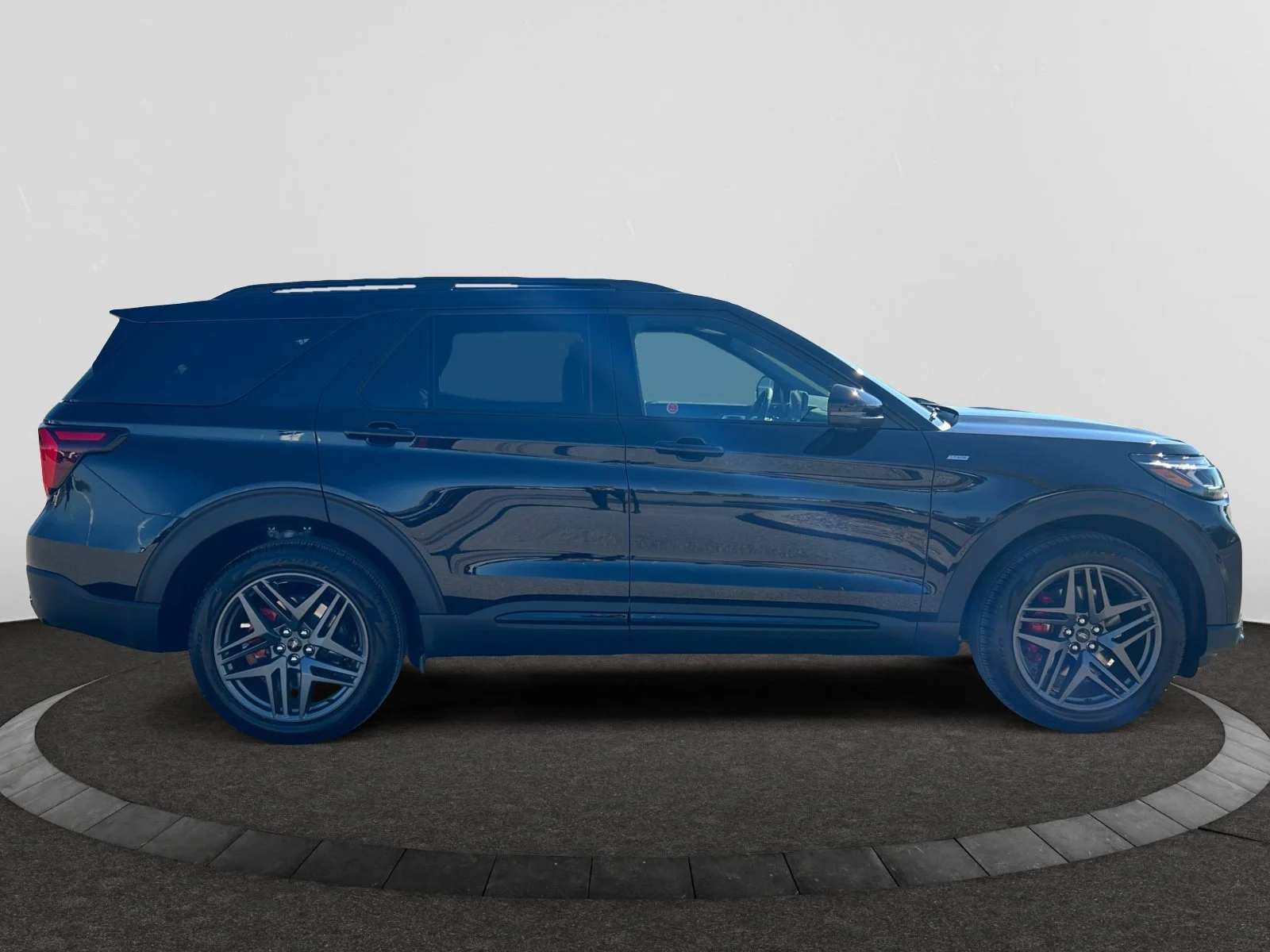 New 2027 Agate Black Metallic Ford ST-Line image 6
