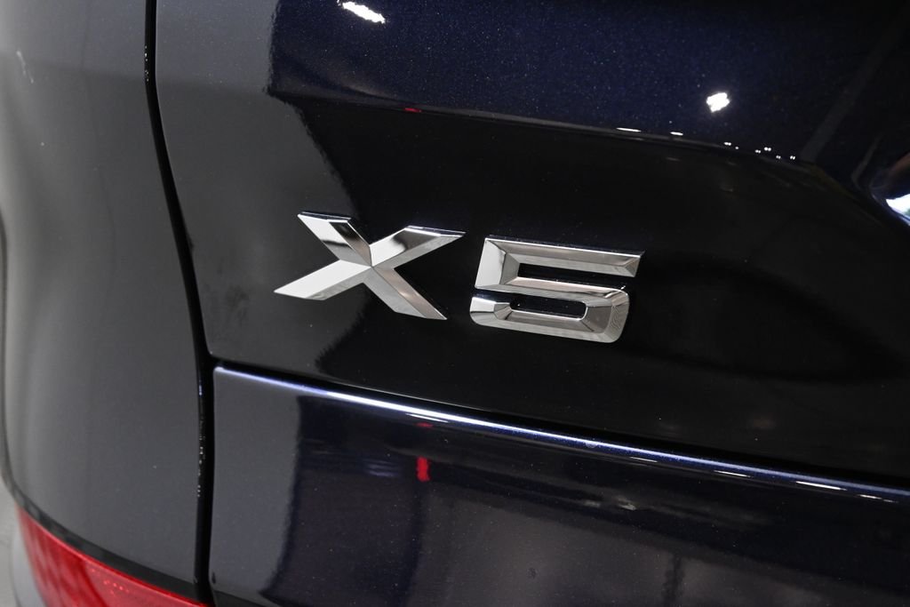 New 2026 Carbon Black Metallic BMW xDrive50e image 40