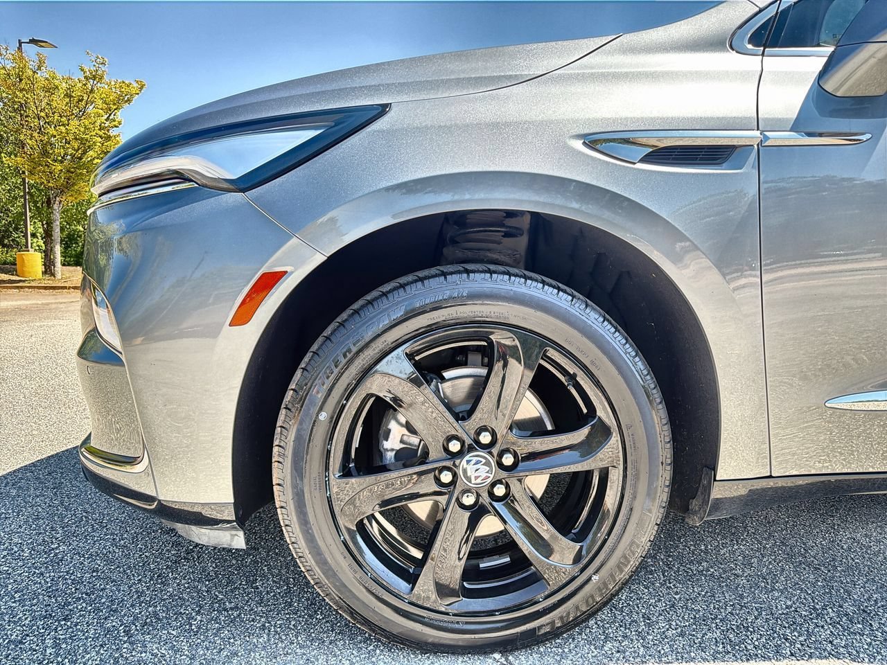 Used 2023 Includes Pitch Dark Night lower exterior accent color.) Buick Essence image 28