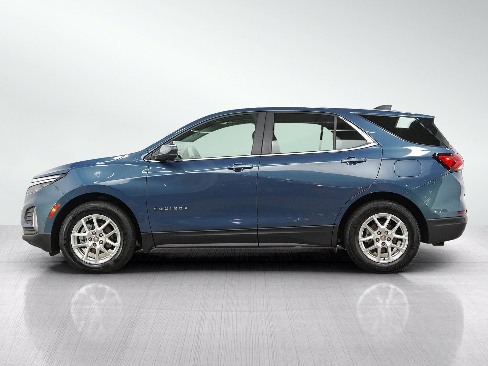 Used 2024 Chevrolet Equinox LT with VIN 3GNAXKEG7RL325785 for sale in White Bear Lake, Minnesota