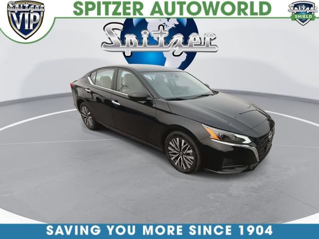 Used 2024  Nissan 2.5 SV image 2