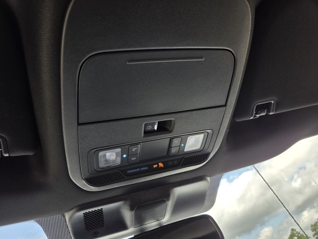 New 2026 Oxford White Ford XLT image 21