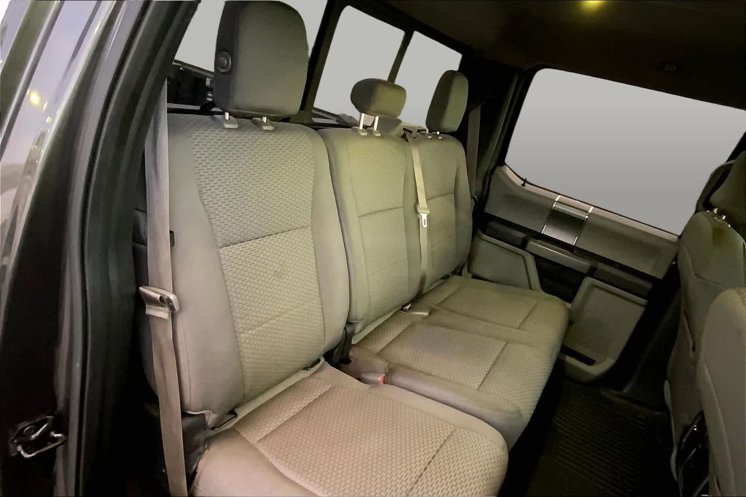 Used 2015 Magnetic Metallic Ford XLT image 17