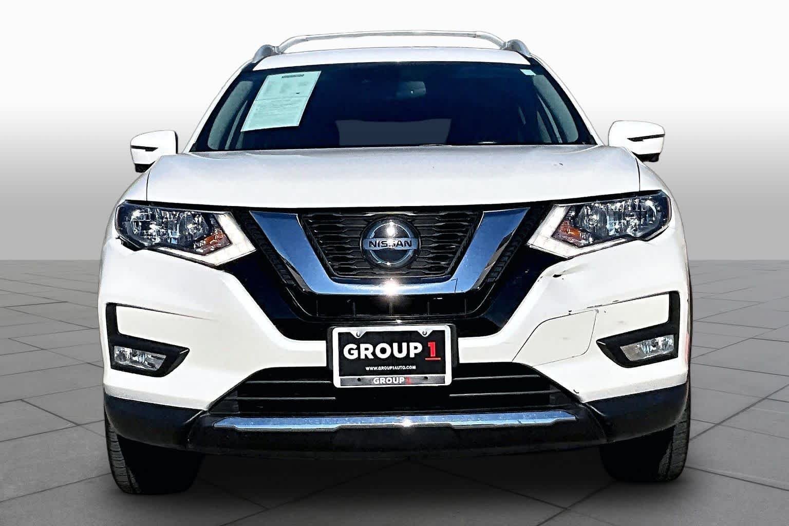 Used 2019 Pearl White Tricoat Nissan SL image 4