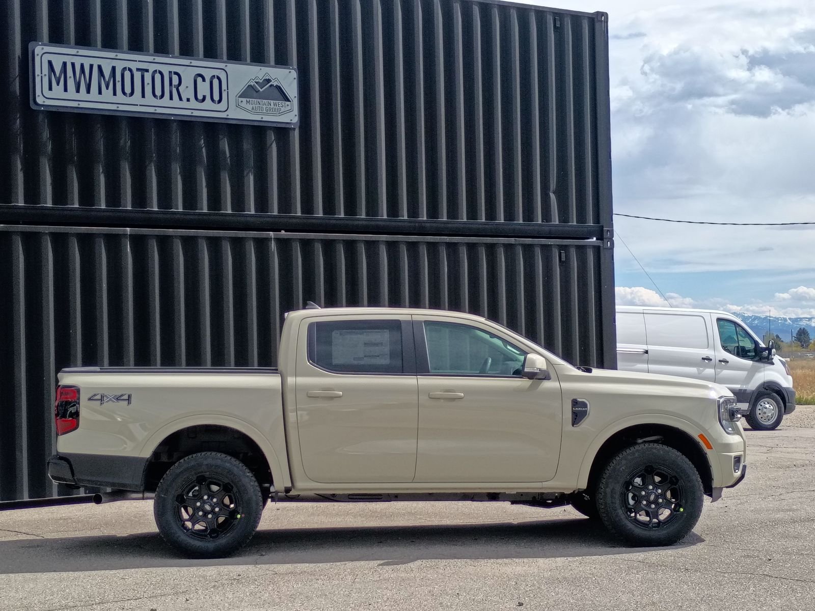 View vehicle photo 6