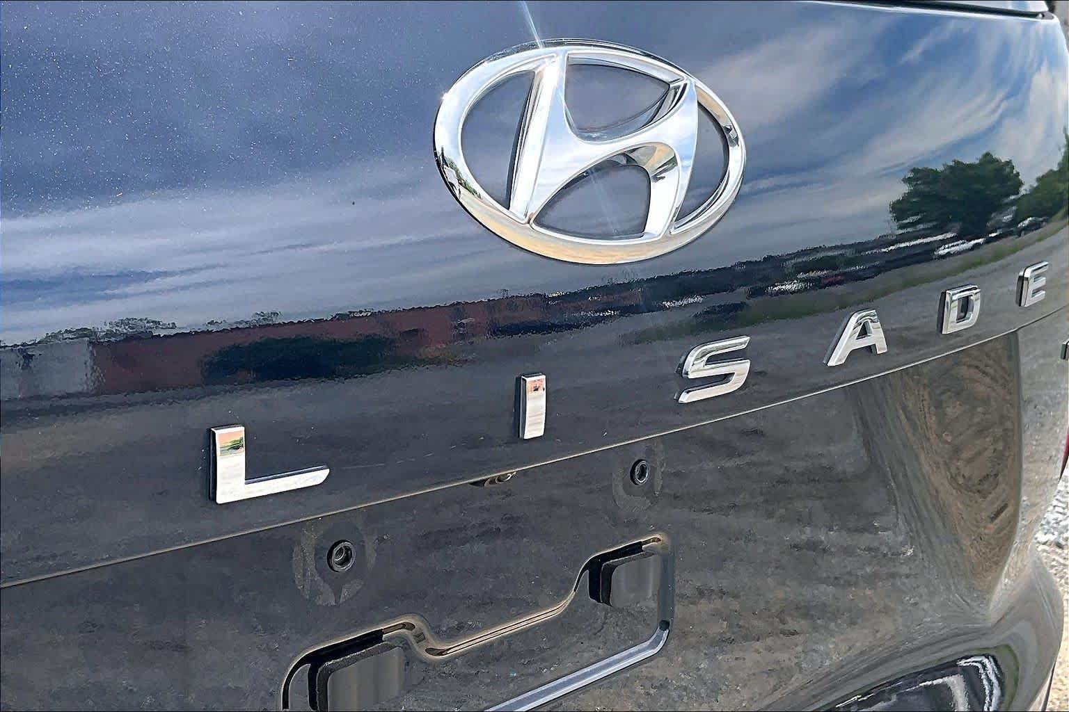 Used 2021 Moonlight Cloud Hyundai SEL image 10