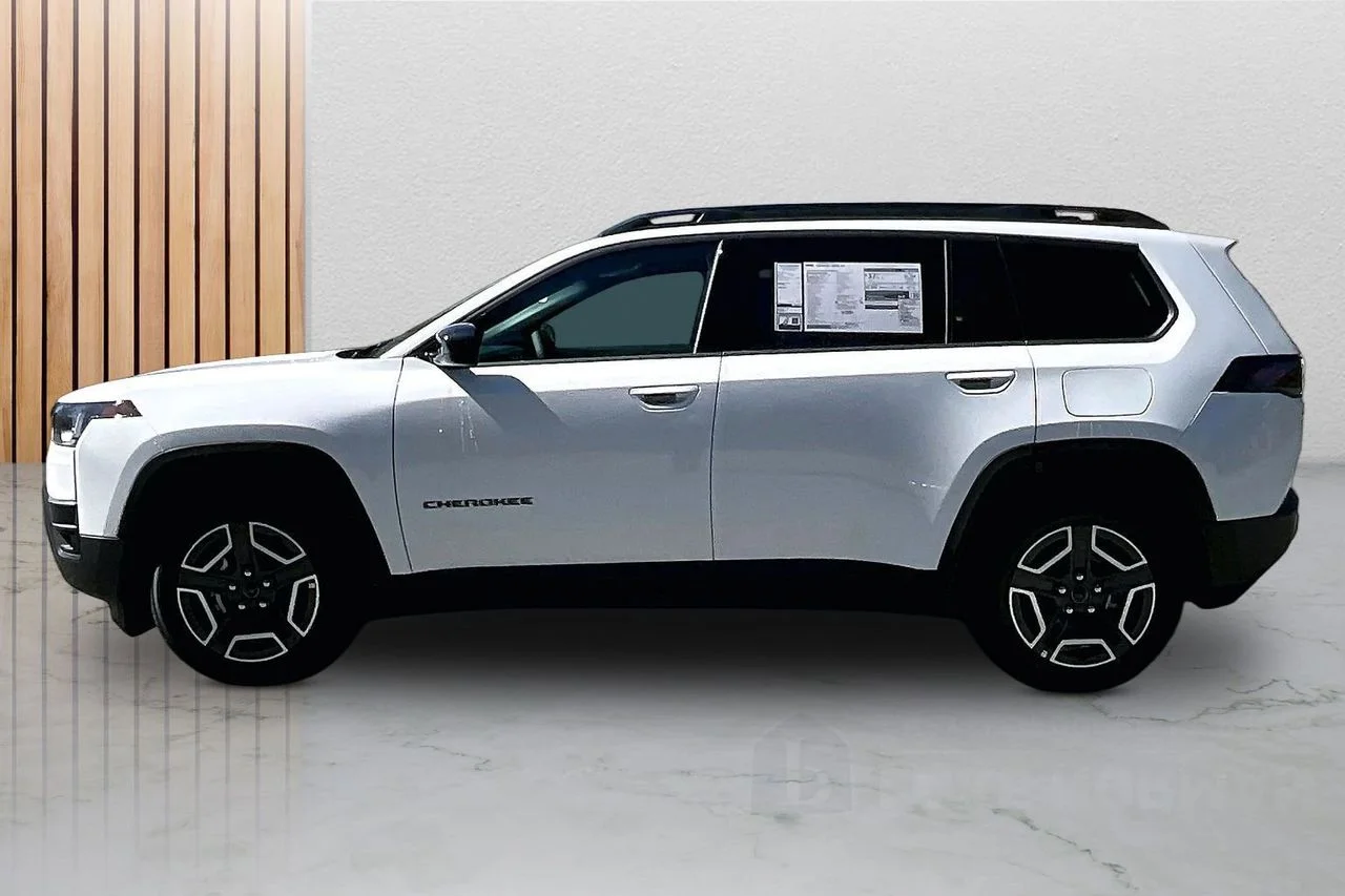 New 2026 Bright White Clear-Coat Exterior Paint Jeep Laredo image 6