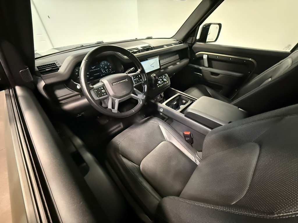 2024 Land Rover Defender 90 X-Dynamic SE photo 2