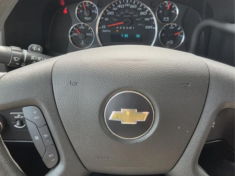 Used 2025 Summit White CHEVROLET RWD 3500 155" LT image 29